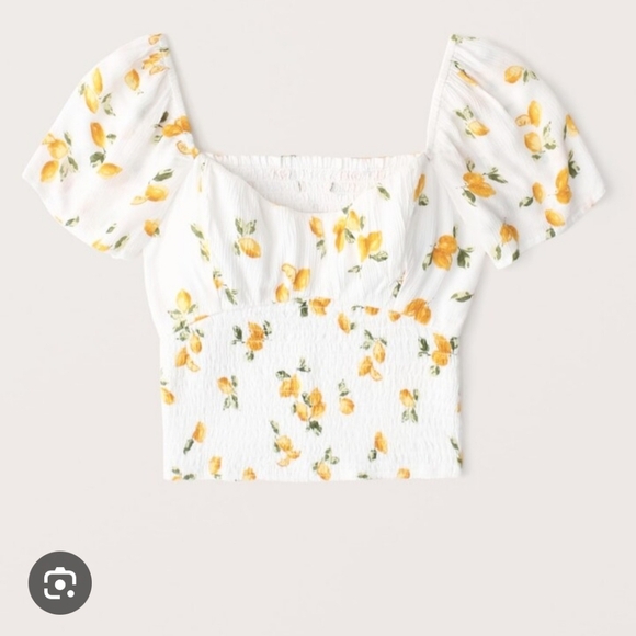 Abercrombie & Fitch Tops - Abercrombie crop top